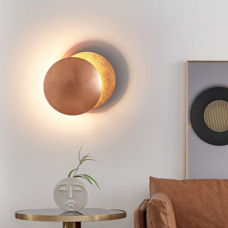 Artistieke Wandlamp met Unieke Lichtreflecties