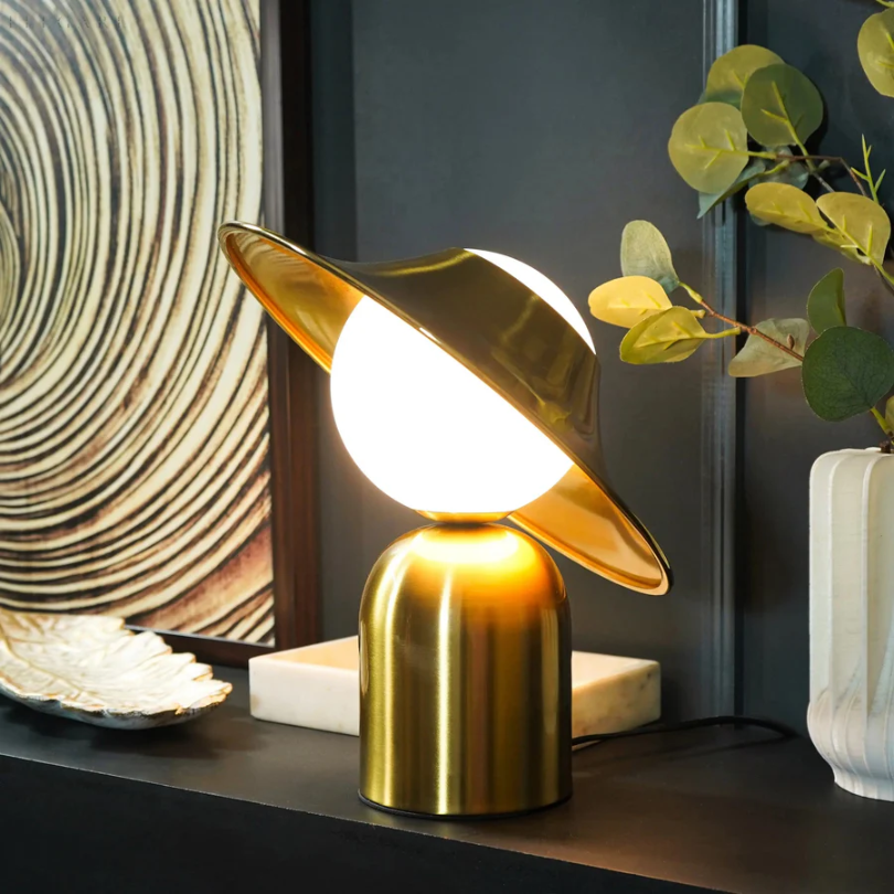 Elegante Gouden Metaal Tafellamp voor Luxe Verlichting