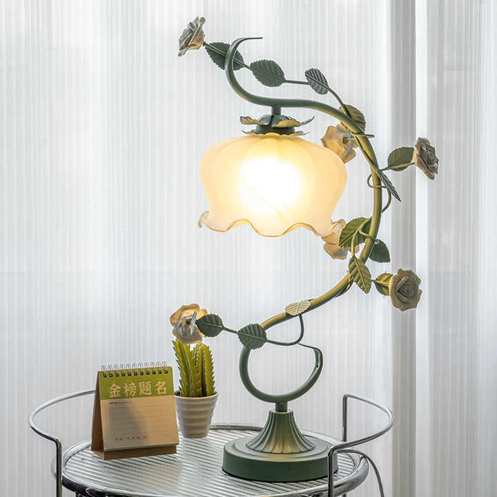 Betoverende Rozenlamp voor Warmte en Sfeer