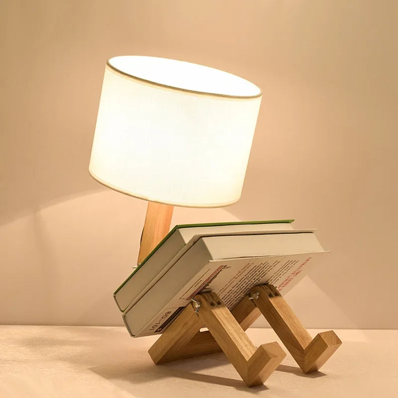 Speelse Houten Tafellamp met Boekenhouder