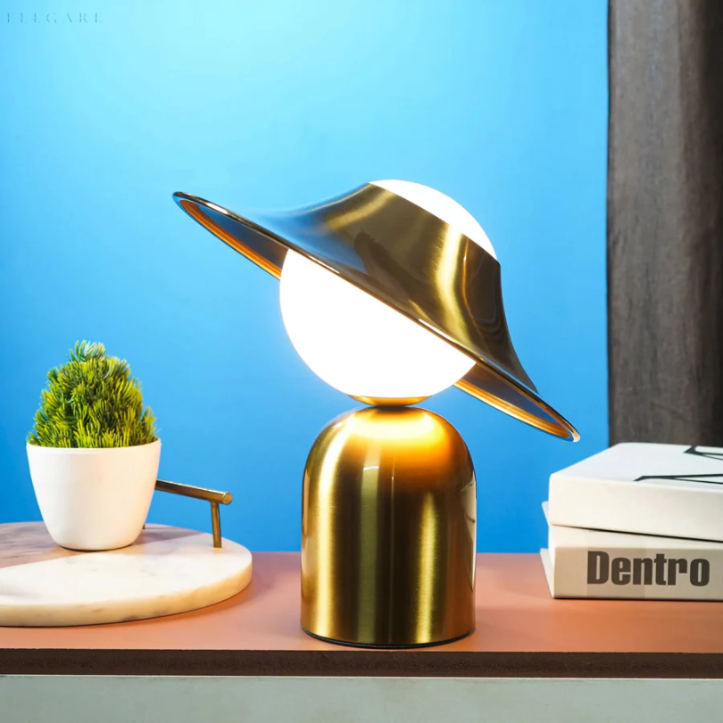 Elegante Gouden Metaal Tafellamp voor Luxe Verlichting