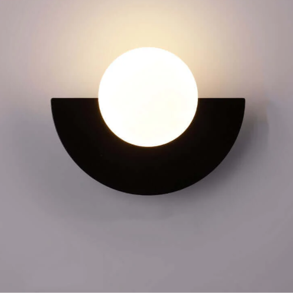Elegante Halvemaan Wandlamp voor Modern Interieur