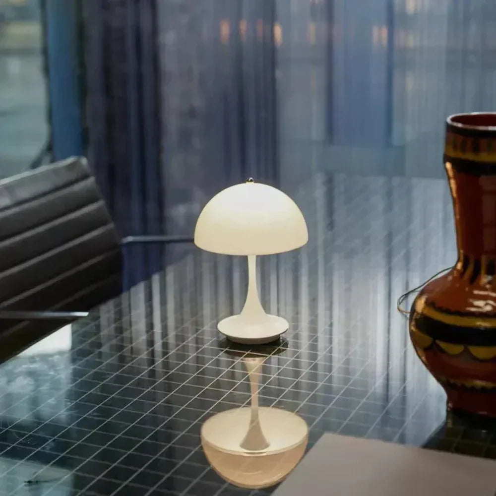 Speelse Draadloze LED Lamp met Kleuren
